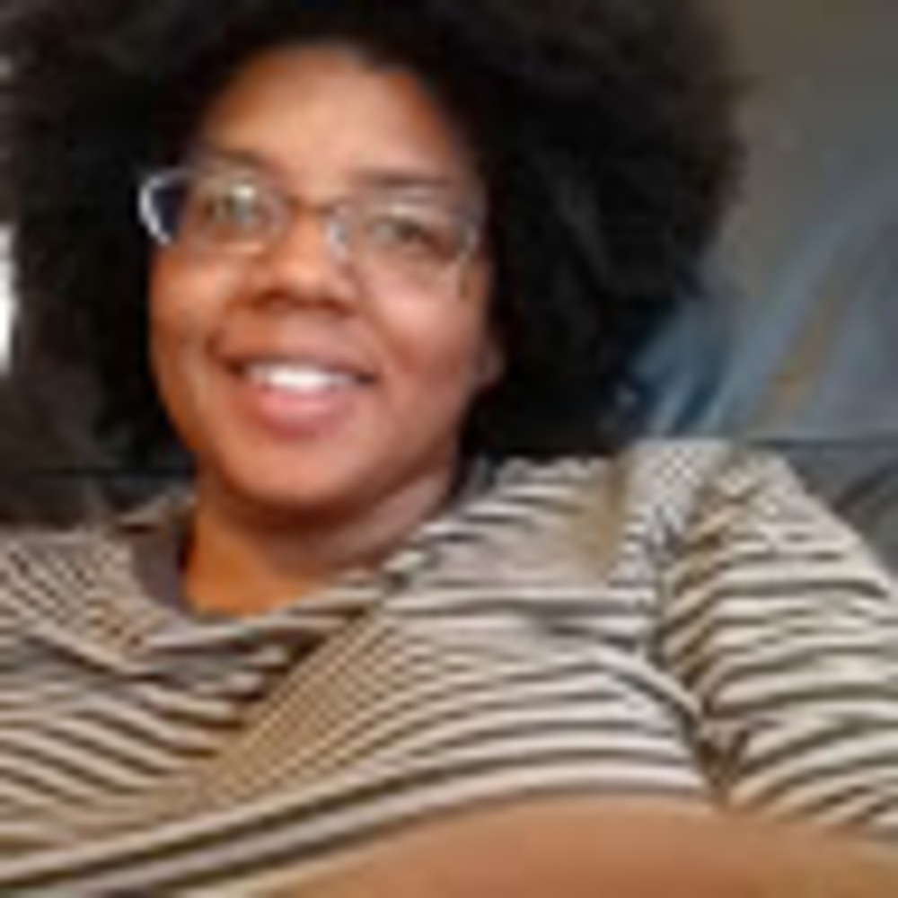 Meet your Posher, Nia